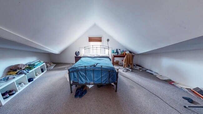 Building Photo - East Rock 3BR/2BA Penthouse | Private Sky Terrace | Vaulted Ceilings | Walk to Yale SOM