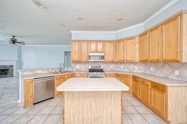 Building Photo - 6427 Stone Landing Ln