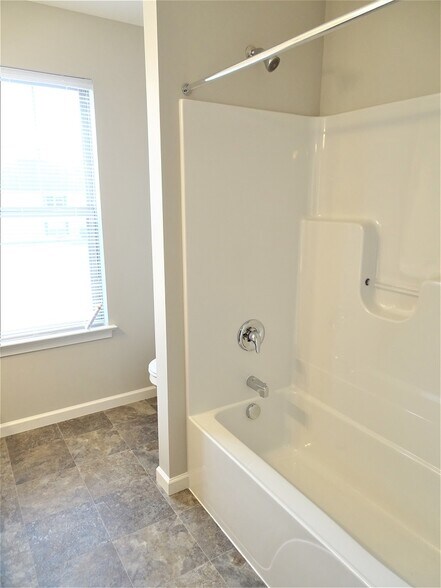 Building Photo - 52 Michael Ln