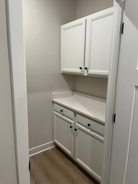 Laundry Room Shelf / cabinet space - 10810 Presidential Pky