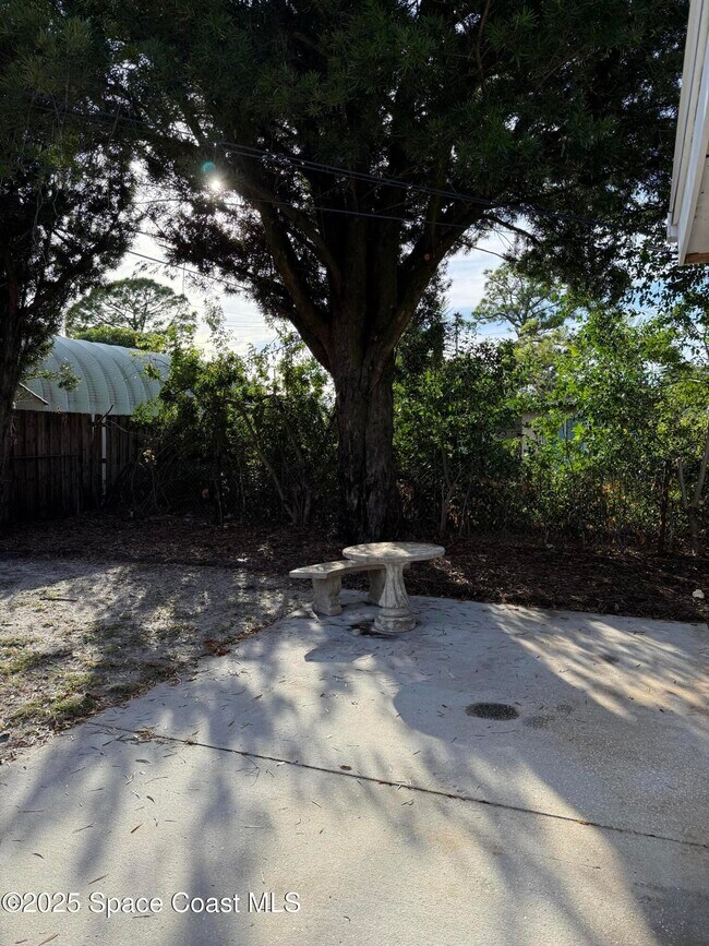 Building Photo - 895 Delano Rd