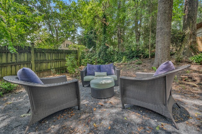 Building Photo - 2160 Lenox Rd NE