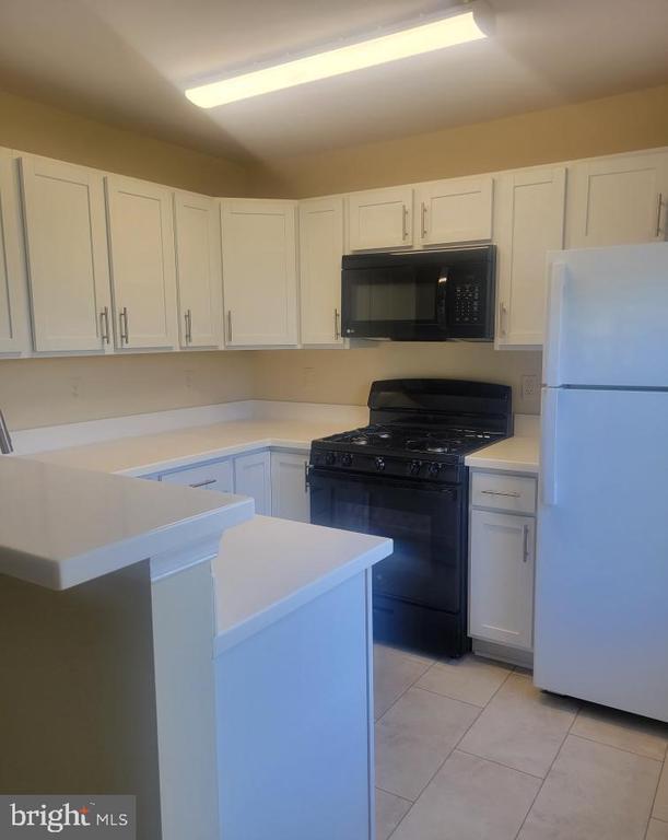 Building Photo - 8813 Stoneridge Cir