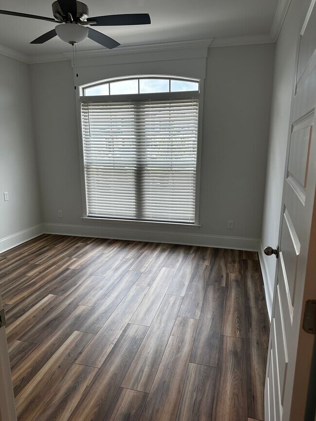 Building Photo - New Construction 4 Bedroom Townhome!