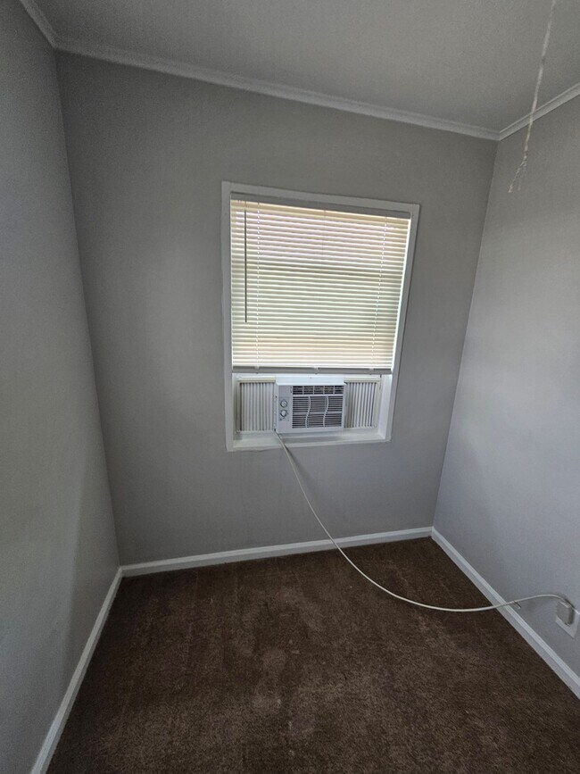 Building Photo - 529 Revere Rd