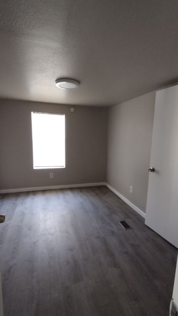 Building Photo - Large 4 Bedroom 2 Bath Home in Granbury - Indian Harbor