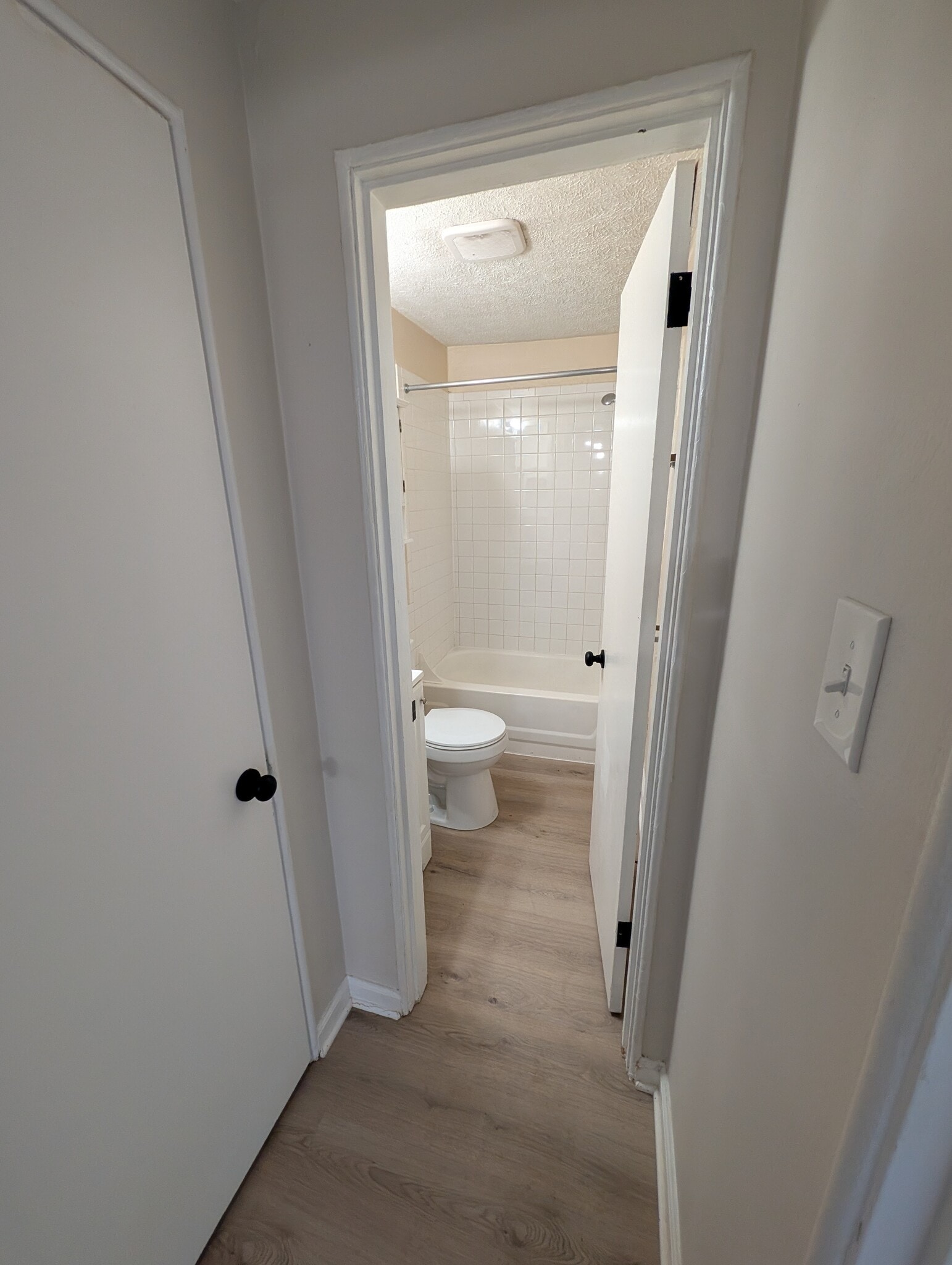 Building Photo - 515 Corona Ave