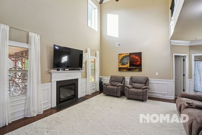 Building Photo - Stunning 6BR House in Cumming