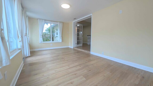 Building Photo - 4019 28th Ave N