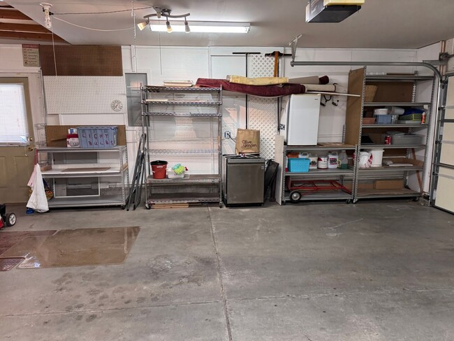 Building Photo - Fully Furnished 3Bed, 2Bath, 2Car Garage in Grand Junction City!!!!