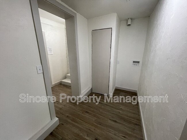 Building Photo - 1515 Casady Ln