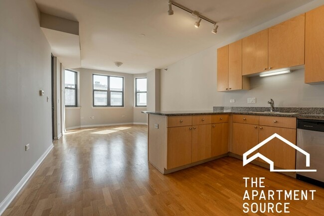 Building Photo - 1464 S Michigan Ave