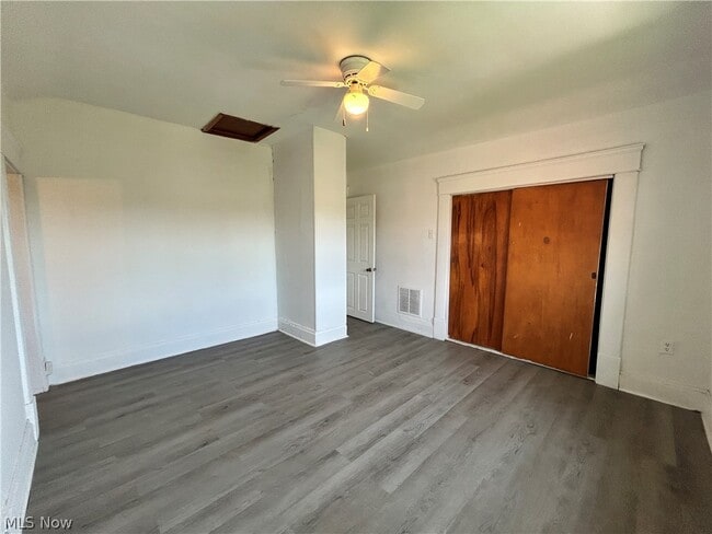 Building Photo - 2526 Sunset Blvd