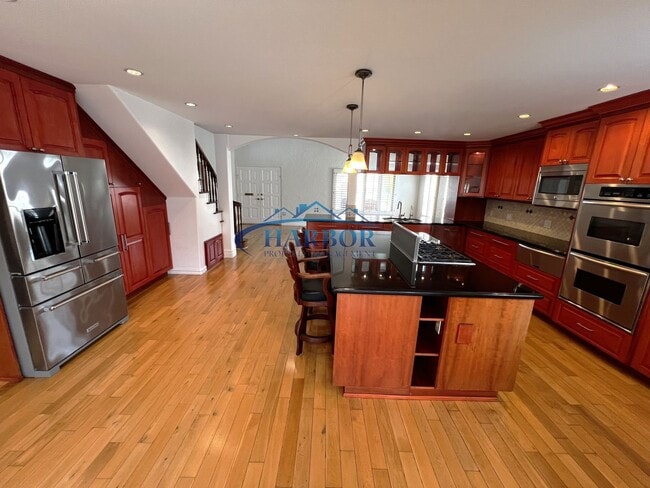 Building Photo - MOVE IN SPECIAL $1000 off 1st months' rent...