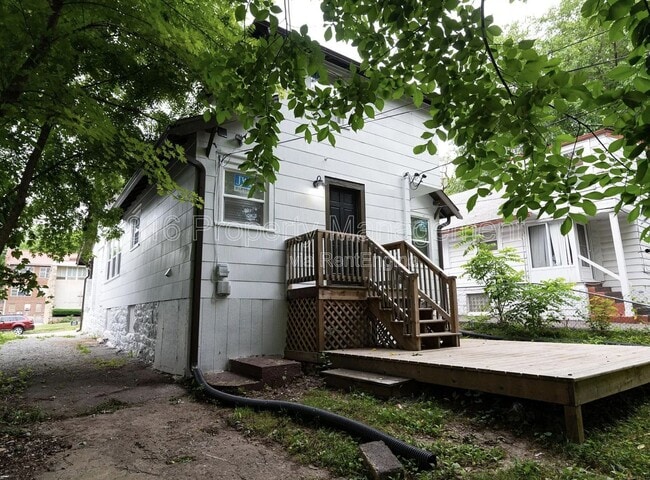 Building Photo - 5815 Euclid Ave E