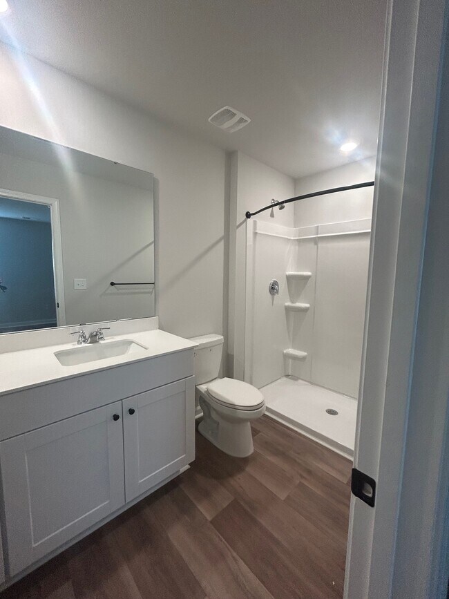 Building Photo - 1732 King Oaks Lp