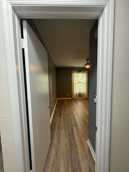 Building Photo - 3094 Plaza Terrace Dr
