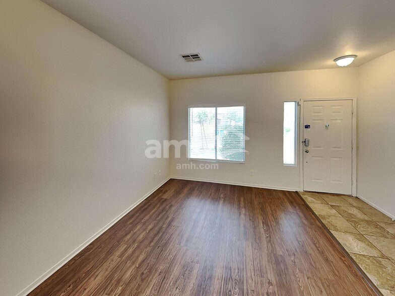 Building Photo - 6208 Morning Wing Dr
