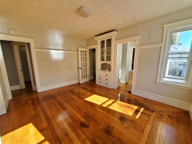 Building Photo - 623 Fellsway