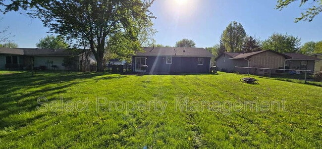 Building Photo - 2801 Sandarac Ln