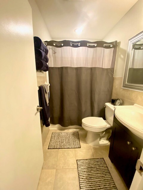 Bathroom - 478 Cinnaminson St