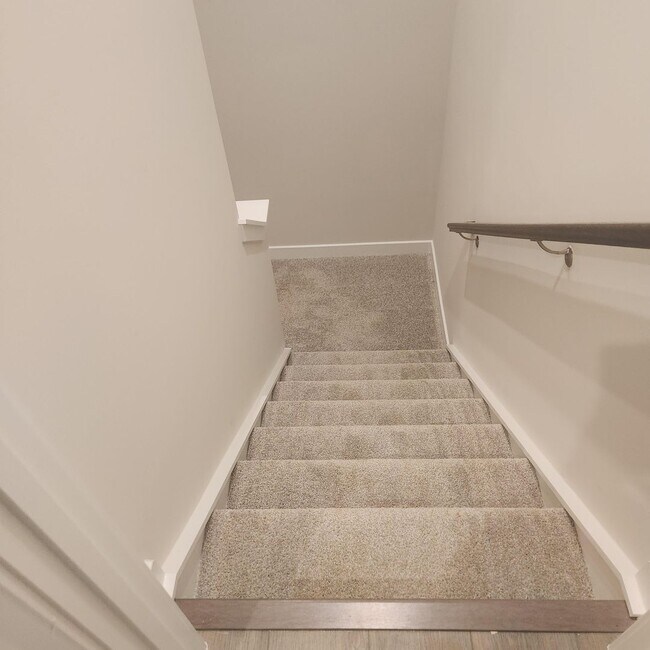 Building Photo - 211 Woodcreek Rd