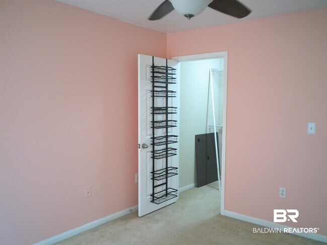 Building Photo - 1517 Regency Rd
