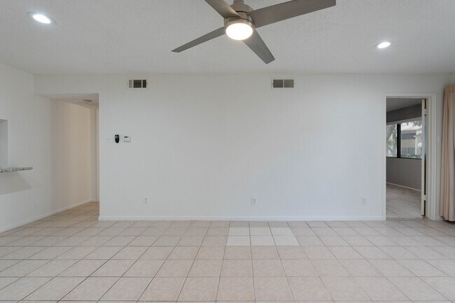 Building Photo - 12100 Melville Dr