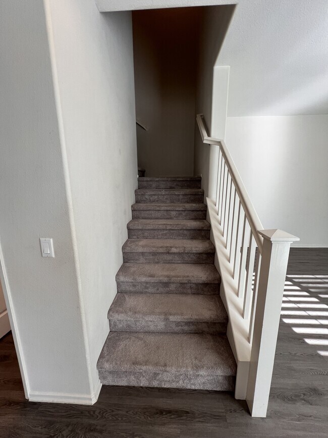 Building Photo - 8090 Cornwall Ct
