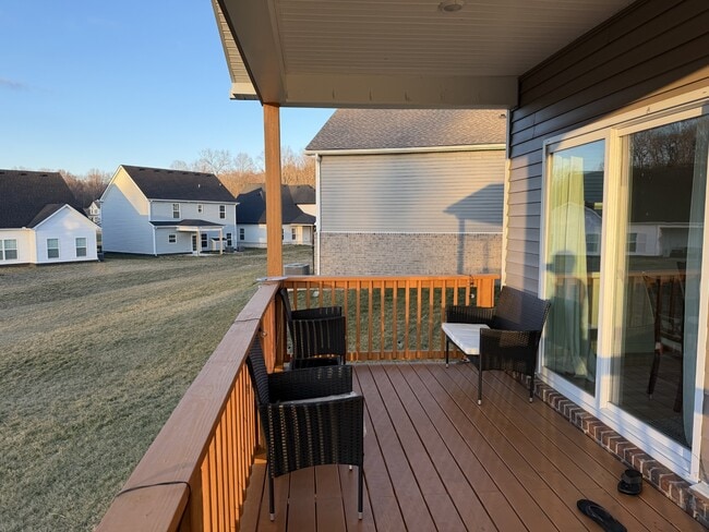 Building Photo - 213 Tartan Dr