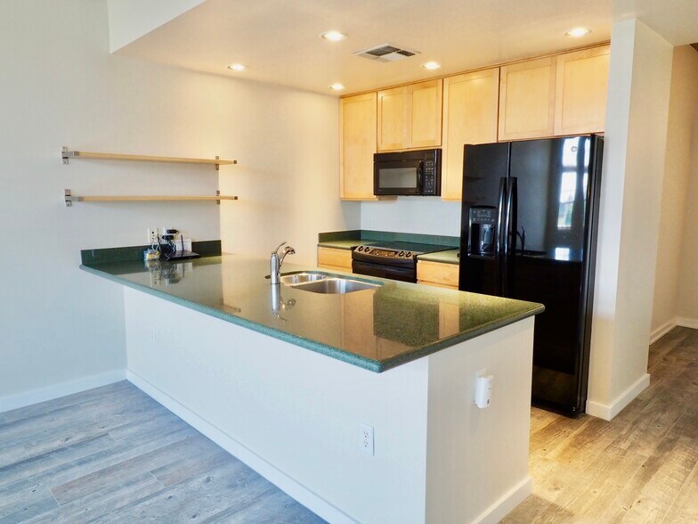 Building Photo - 275 S Harrison St