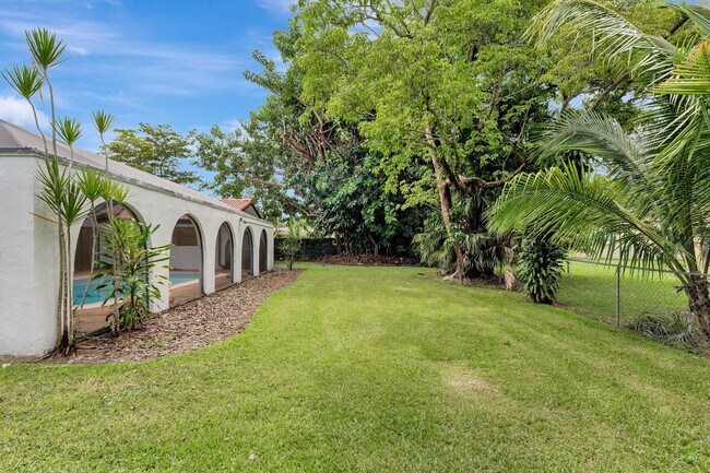 Building Photo - 10251 NW 39th Ct