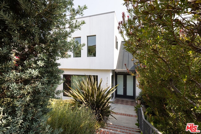 Building Photo - 3360 Ley Dr