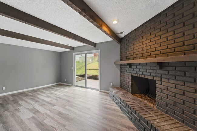 Building Photo - " Renovated 3-Bed, 2.5 Bath in Olathe - Available Now!"  1st month's rent is FREE!*