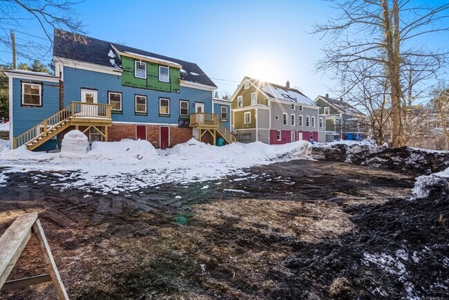 Building Photo - 99 Main St