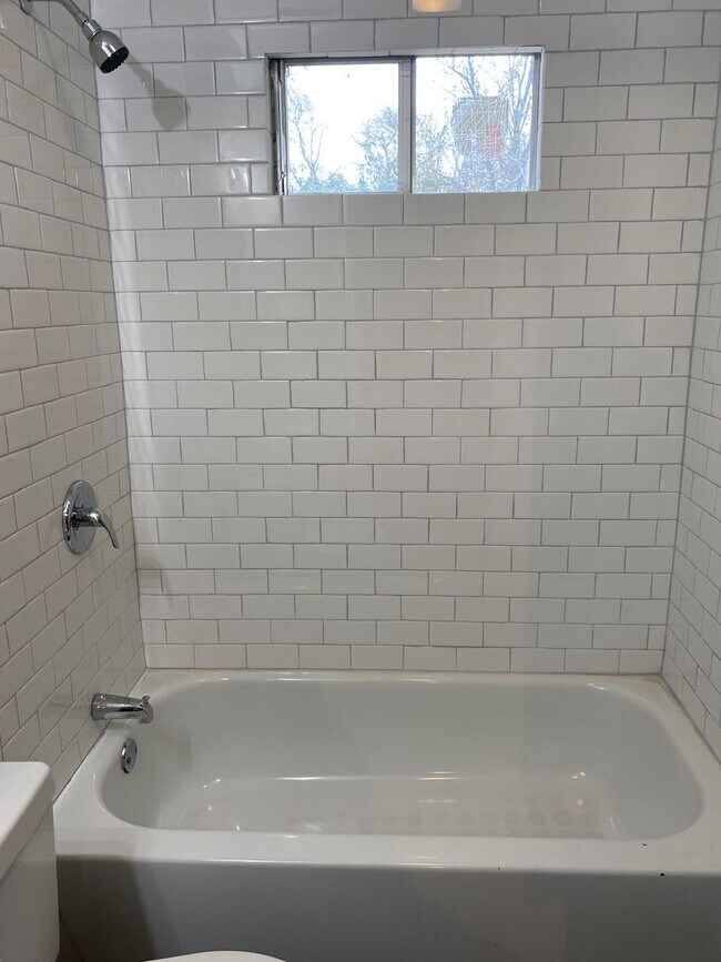 Building Photo - 3831 Dismount St