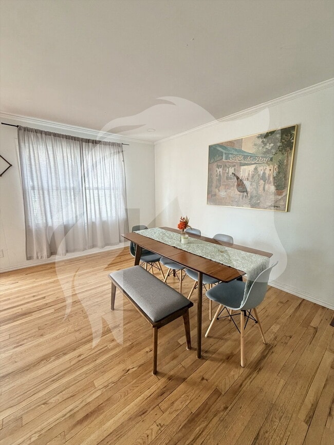 Building Photo - "Furnished 2-Bedroom Enid Retreat with Vintage Charm!"