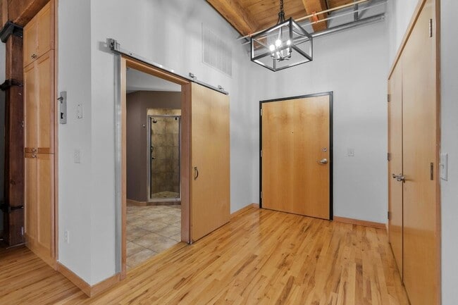 Building Photo - 607 Washington Ave S