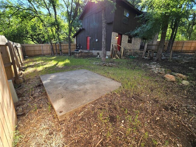Building Photo - 604 Quail Creek Dr