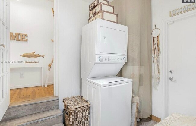 Building Photo - 7960 Hawthorne Ave