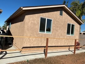 Building Photo - 5109 Dubois Dr