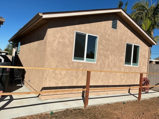 Building Photo - 5109 Dubois Dr