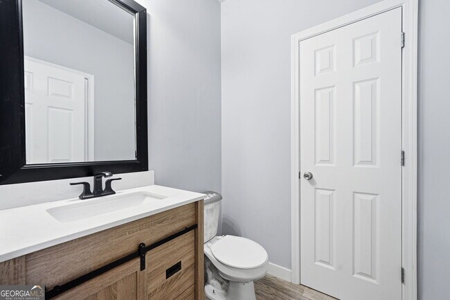 Building Photo - 1582 Ewing Farm Dr