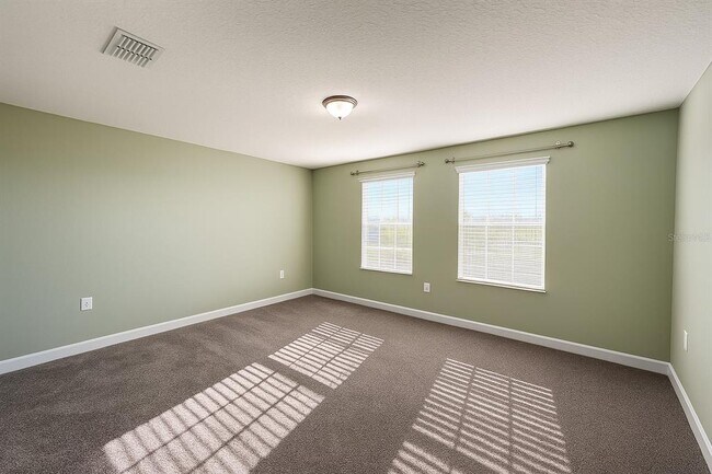 Building Photo - 2037 Lakeside Ave