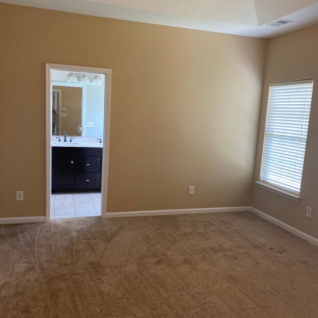 Building Photo - Plum Creek 4Br 2.5Ba