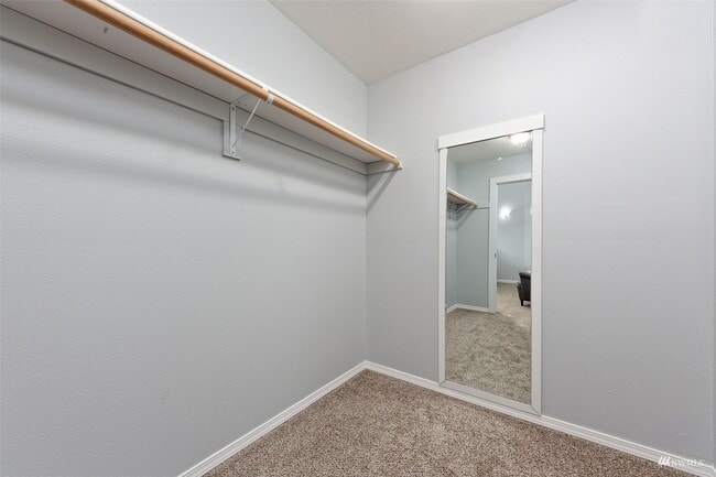 Building Photo - 31 E Peyton Pl