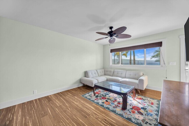 Building Photo - 1276 S Nahale Pl