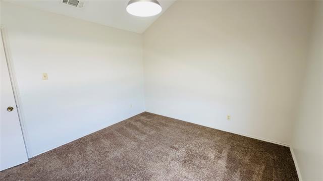 Building Photo - 221 Meadow Ct