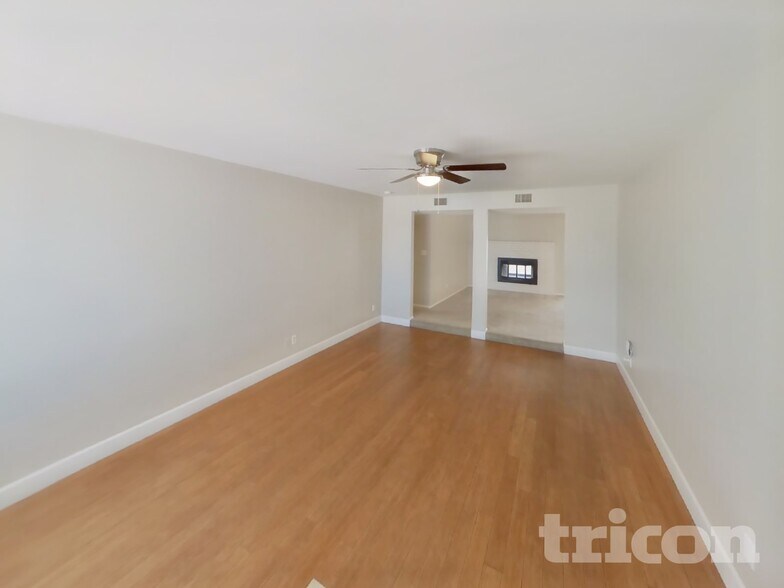 Building Photo - 4832 N 87th Ln