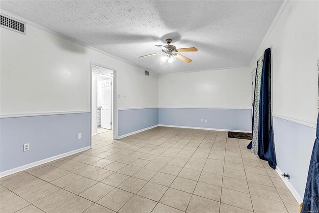 Building Photo - 140 Livingston Cir